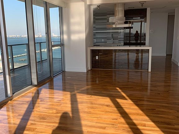 2nd image of 1100 Biscayne Blvd Floor 28