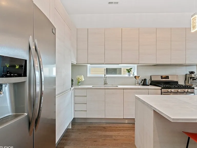 2441 W Haddon Ave #2 — Photo 6