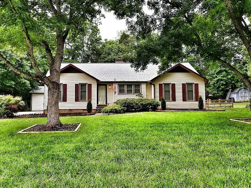 1st image of 120 Country Ln