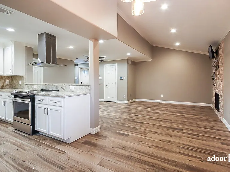 10329 Rockcrest Dr — Photo 4