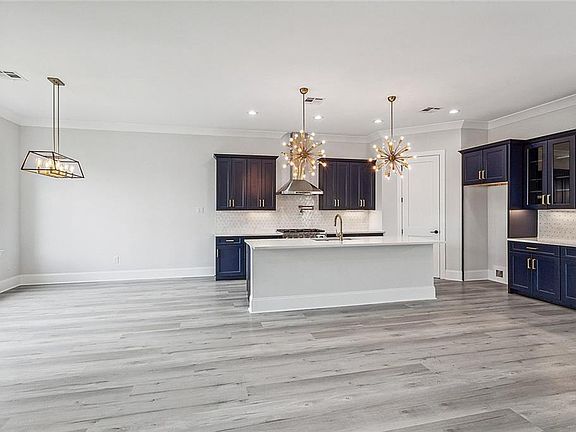 5th image of 7017 Kenison St