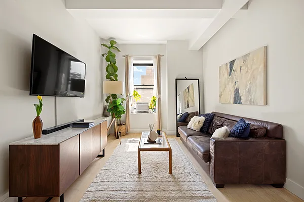 Living room, photo 1