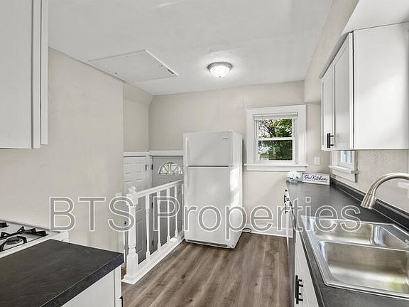 2nd image of 310 E Melbourne Ave