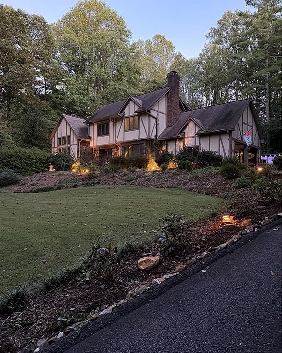 1st image of 206 Ivy Ln