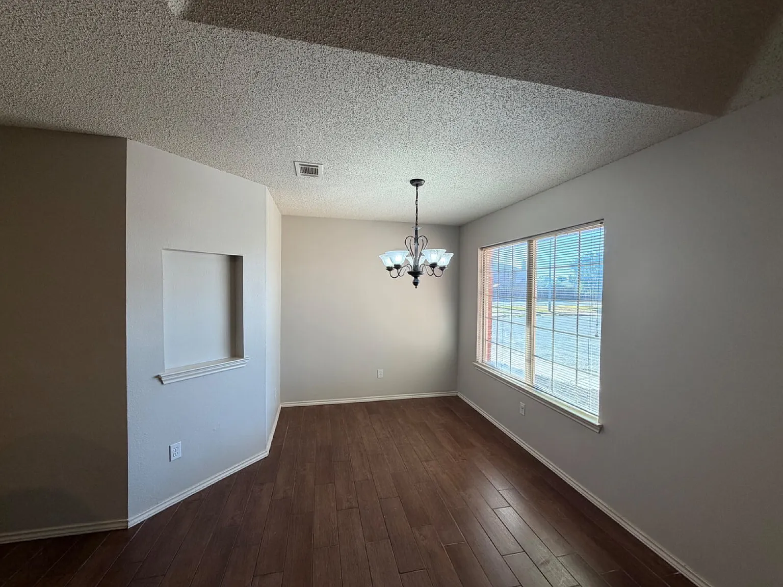 2 bed, 2.0 bath, 1182 sqft, $1,275 — Photo 4