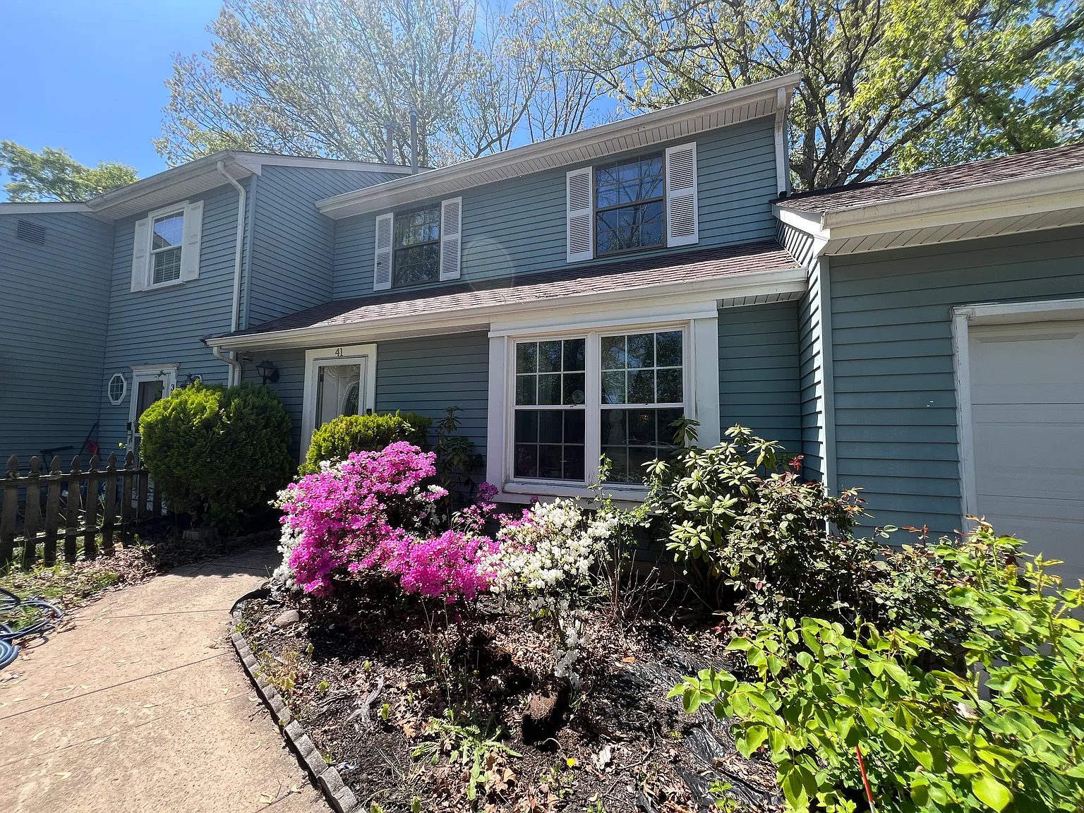 2 bed, 1.5 bath, 1272 sqft, $2,100 — Photo 1