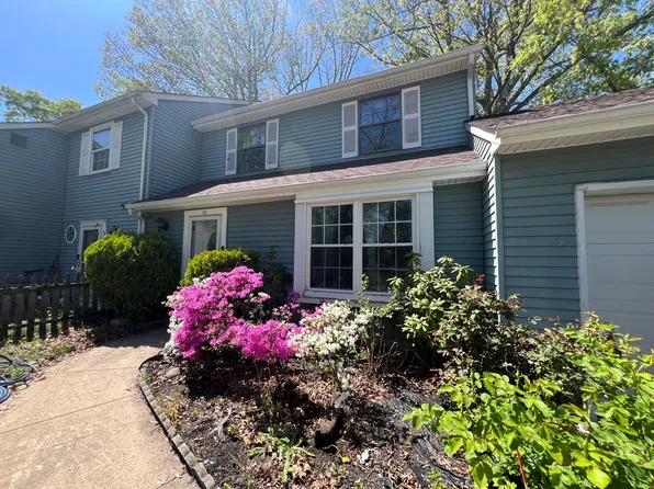 41 Hampton Gate Dr, Sicklerville, NJ 08081