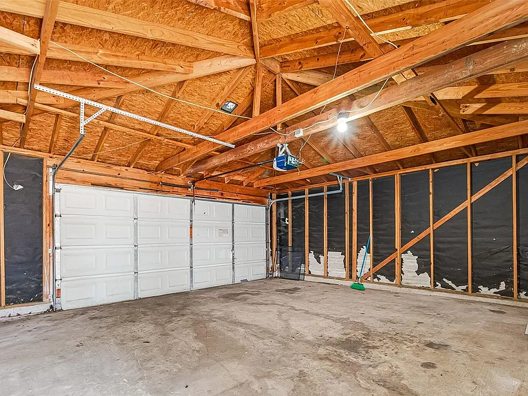 8617 Mapletwist St — Photo 42