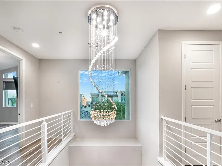 32 Vista Outlook St — Photo 16
