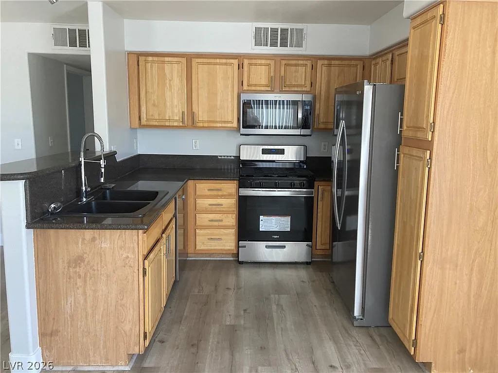 2 bed, 2.0 bath, 1029 sqft, $1,345 — Photo 2