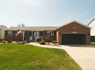 6842 Errick Rd, North Tonawanda, NY 14120