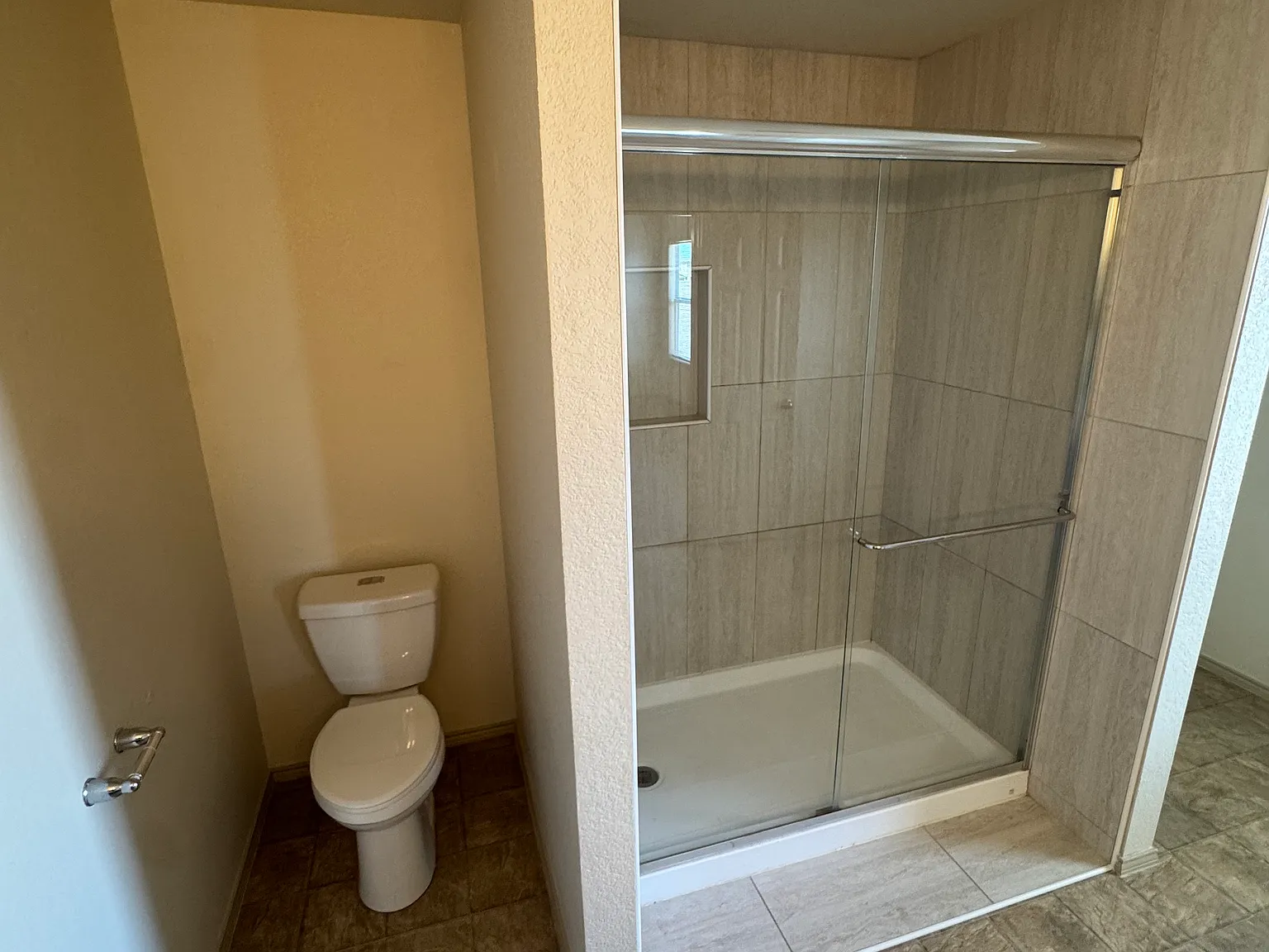 1800 Vineridge Ln — Photo 2
