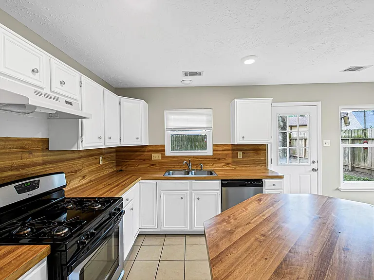 19307 Wildoats Dr — Photo 13