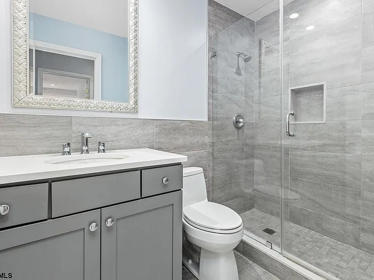801 Dudley Ct #1402 — Photo 20