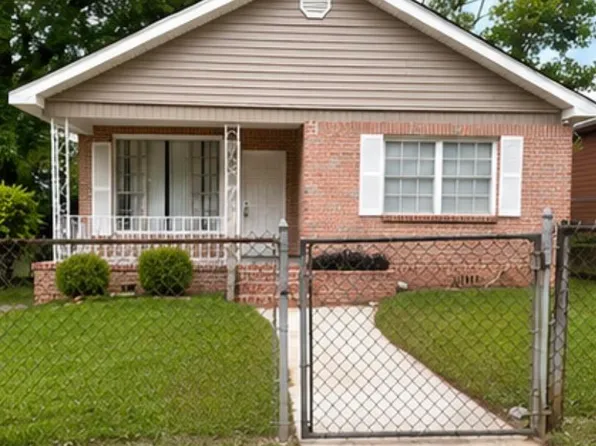 270 55th St, Fairfield, AL 35064