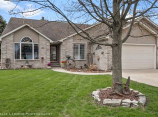 90 W Benson Ave, Cortland, IL 60112