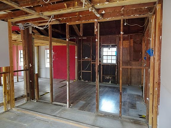 3rd image of 4518 Rodeo Ln