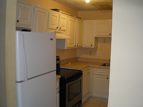 2nd image of 3605 Woodbriar Cir APT B