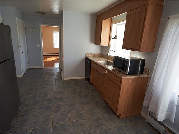 5th image of 110 Haverhill Dr