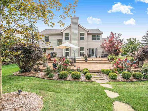 3rd image of 54866 Walnut Dr