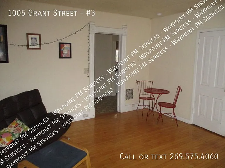 1005 Grant St #3 — Photo 5