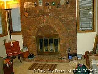 3rd image of 5693 N Kingsford Ave