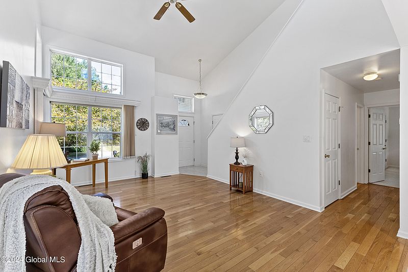 5th image of 7 Glenmore Avenue