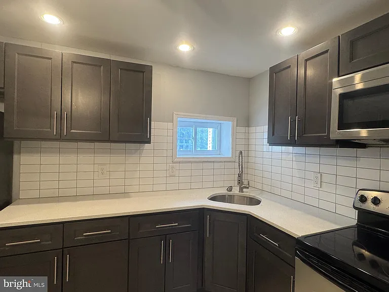 104 Linden St #2 — Photo 4