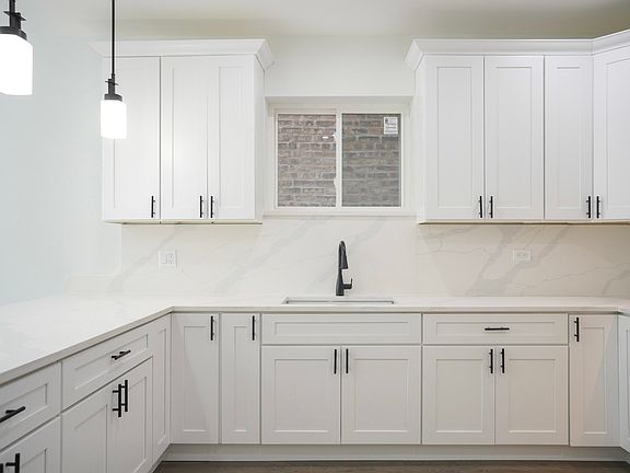 4th image of 1132 N Lawndale Ave #2B