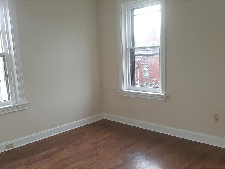 923 N 2nd St #2F — Photo 10