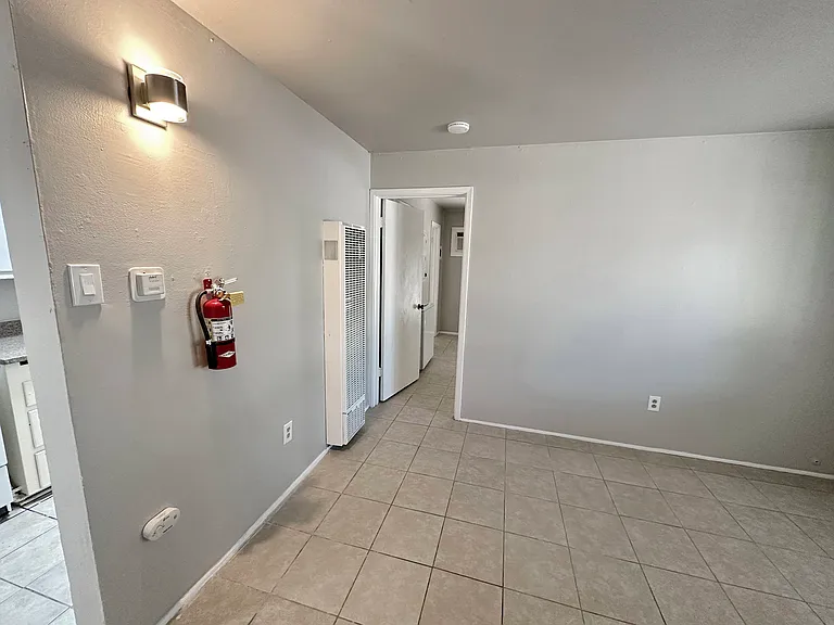 Renovated, Open Studios Near Unm / Cnm - Available Now! — Photo 46