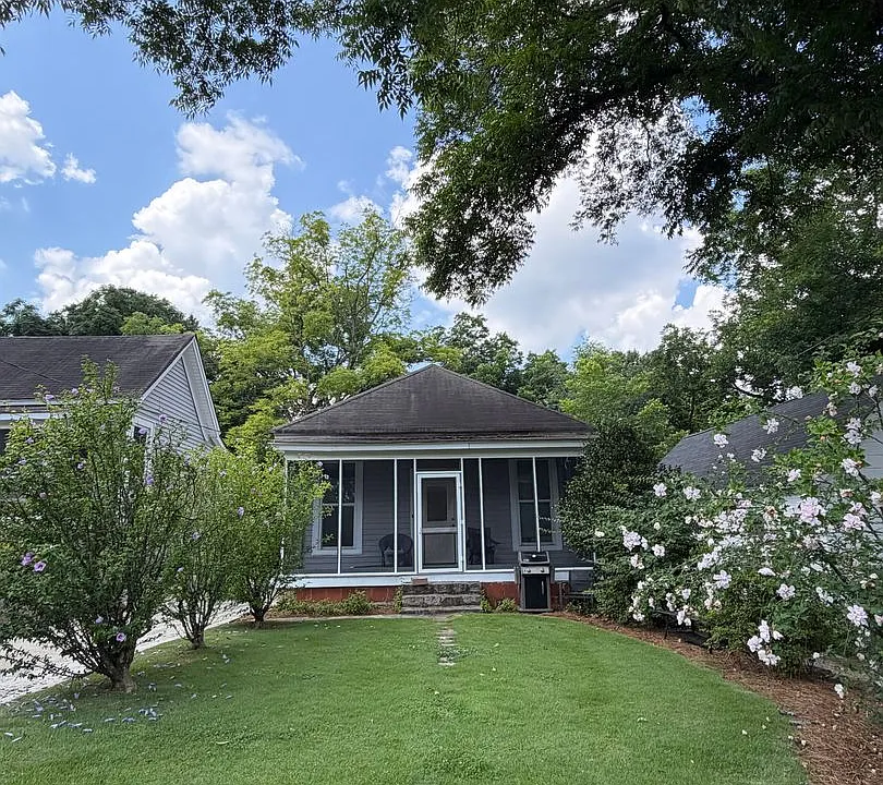 792 Little Oconee St