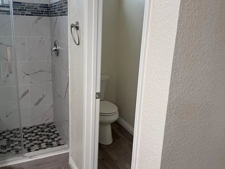 1641 Wesley Way — Photo 32