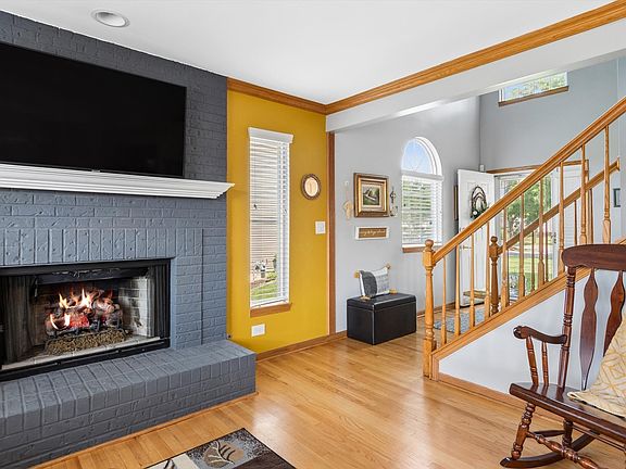 4th image of 1009 E Wilson Ave
