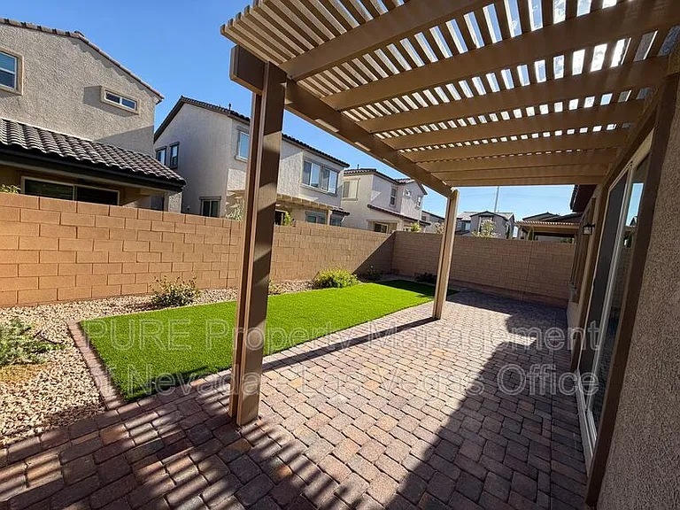 10661 Valletta Ave — Photo 40