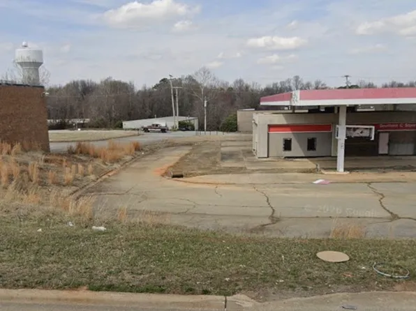 1302 W Market Center Dr #A, High Pt, NC 27260