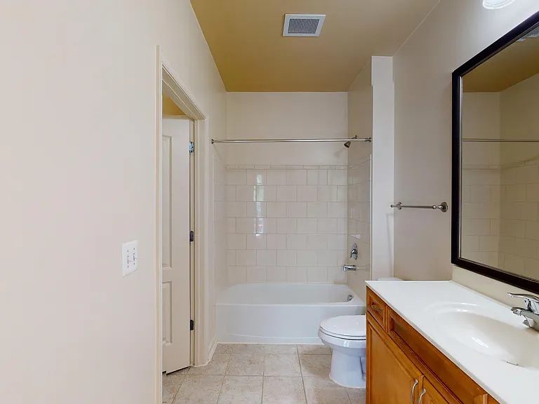 Signal Hill Apartment Homes — Photo 58