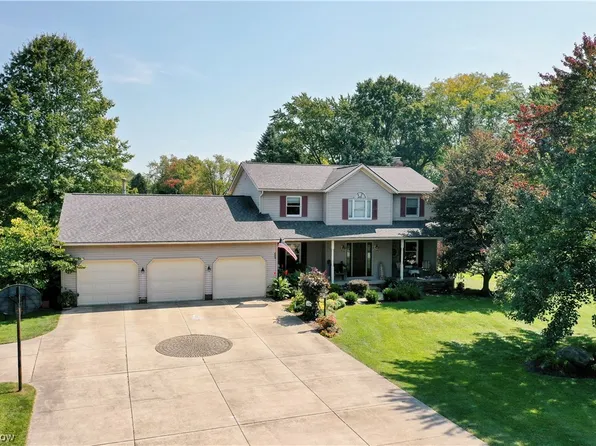 13330 Sara Ave NW, Hartville, OH 44632