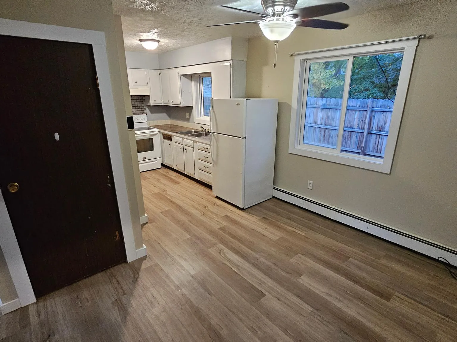 4 bed, 2192 sqft, $1,725 — Photo 4