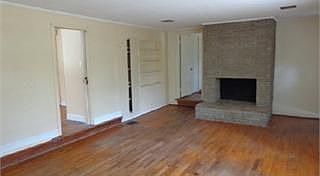 2nd image of 3337 Fountain Park Blvd