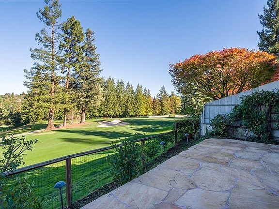 5th image of 204 Sand Hill Cir