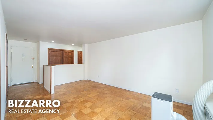 Living room, photo 1