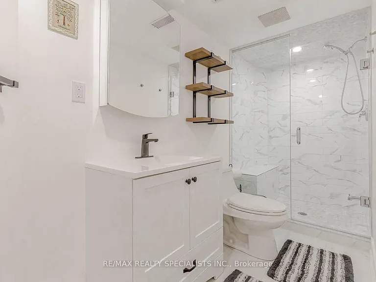 2535 Raglan Ct #LOWER — Photo 30