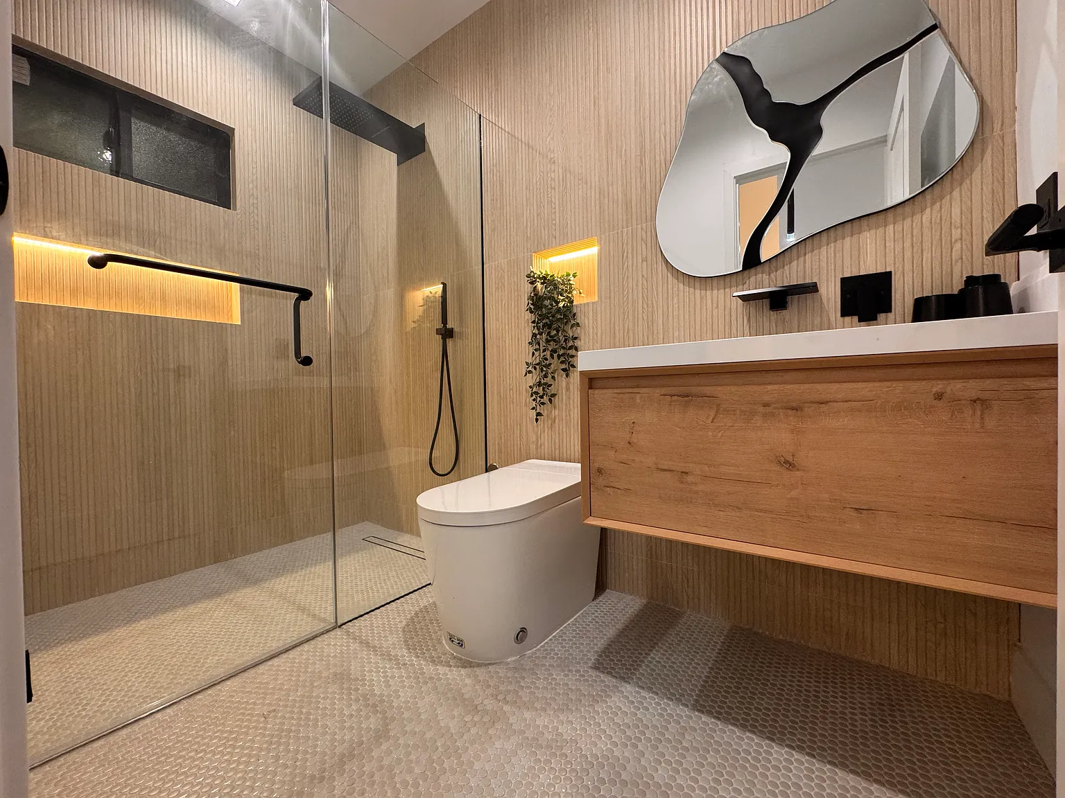 1 bed, 650 sqft, $3,250 — Photo 3