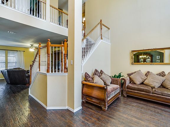4th image of 5719 Green Hollow Ln