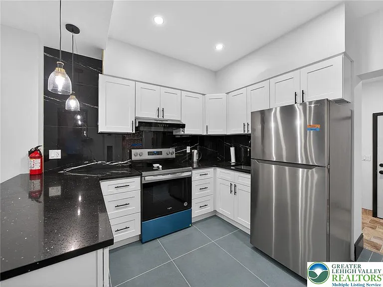 1341 W Chew St — Photo 18