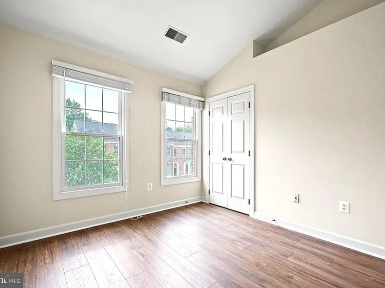 4519 Fair Valley Dr — Photo 31