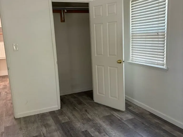 821 Vine St — Photo 10