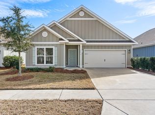 422 Lightning Bug Ln, Freeport, FL 32439