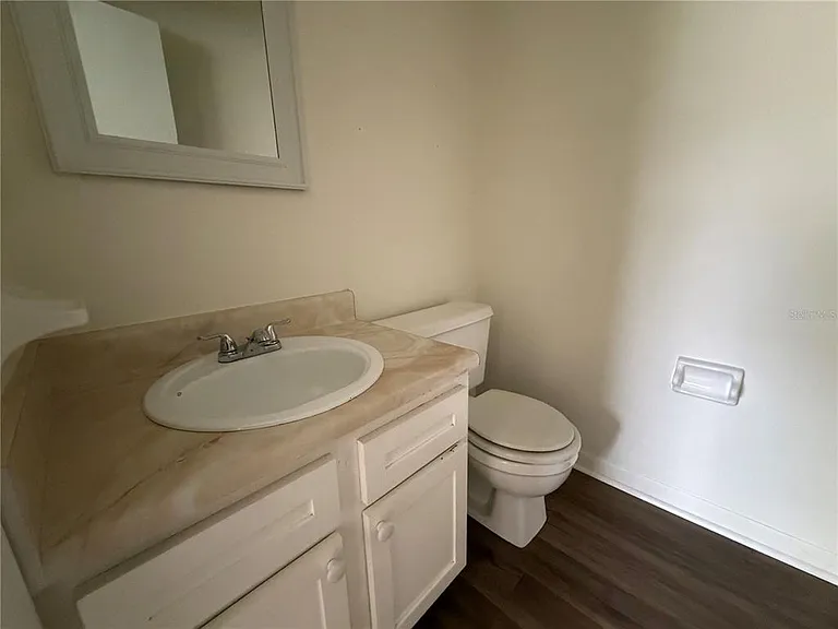 3924 SW 26th Dr #5 — Photo 6